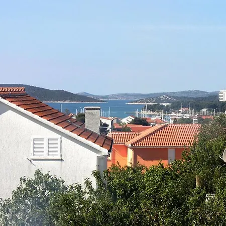 Studio 6178b Vodice